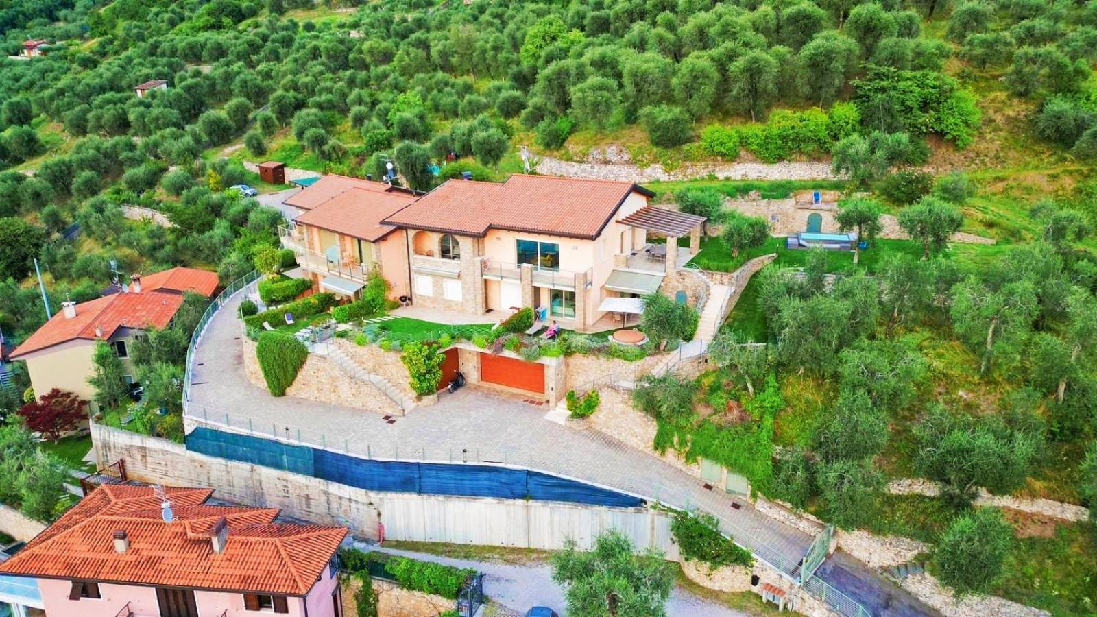 Villa Al Feudo Бренцоне-суль-Гарда Экстерьер фото
