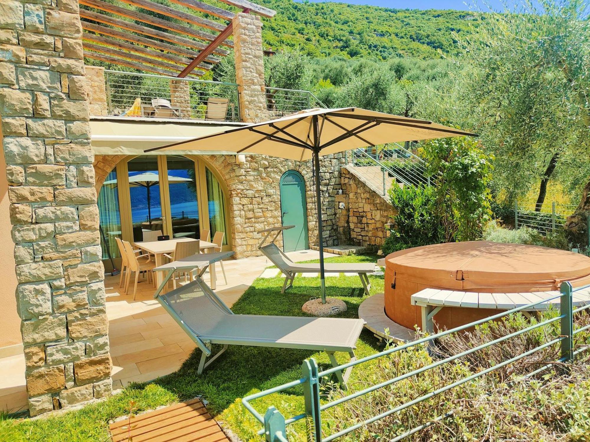 Villa Al Feudo Бренцоне-суль-Гарда Экстерьер фото